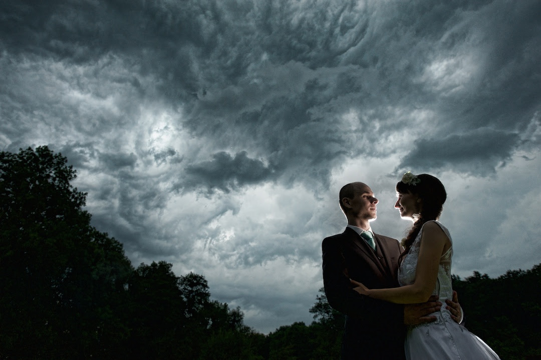 beautiful wedding photos of bride and groom